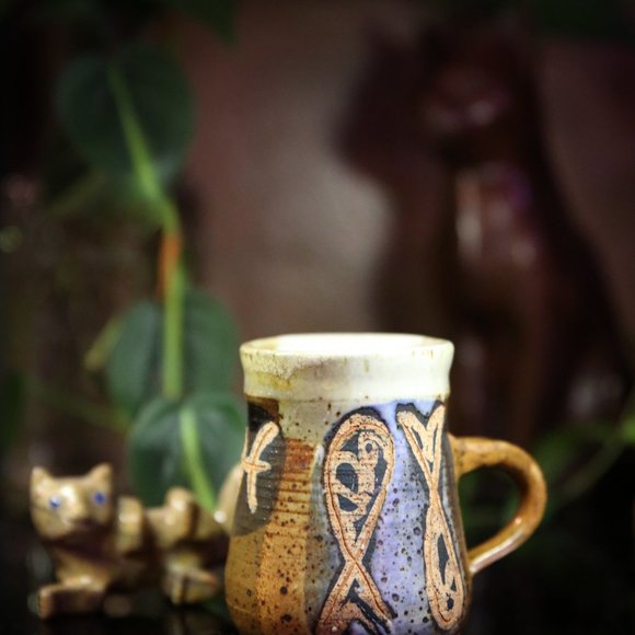 Signed Pottery Pisces Mug - Picture 4 of 14